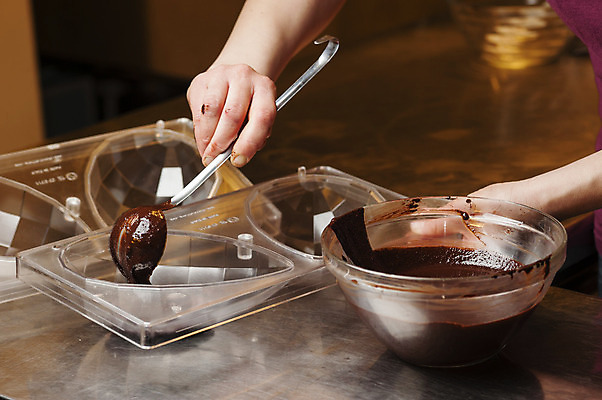 포토 JPG 해외이미지 계절 종교 음식 과일 재료 휴가 디저트 부활절 건조 사탕 선물 사람없음 장식 갈색 과자 초콜릿 계란 축제 어둠 놀람 이탈리아 우유 견과류 축하 토끼 4월 심볼 아몬드 코코아 개암 해외202004 해외포토 기념일 열매 감정 유럽 음료 컬러 컨셉 포유류 유제품 표정 반려동물 알 날짜 파일형식 이미지허브