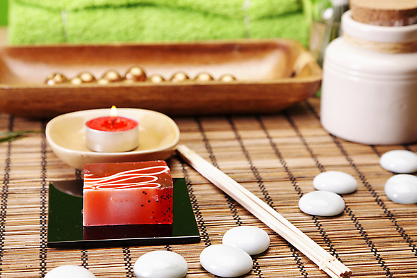 포토 JPG 해외이미지 라이프스타일 선 신체 자연 휴식 건강 사람없음 초록색 수건 스파 목욕 화장품 욕실 액체 고급 빨래 허브 피부관리 아로마 소금 비누 아로마테라피 테라피 내추럴 돌봄 위생관리 해외202004 해외포토 식물 컬러 컨셉 가사 모션 관리 생활 위생용품 뷰티 청결 생태계 파일형식 이미지허브