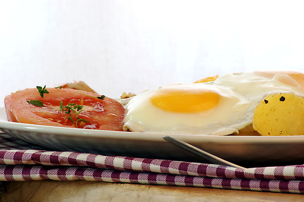 포토 JPG 해외이미지 음식 다이어트 토마토 채소 감자 건강 요리 사람없음 계란 저녁식사 신선 맛 인스턴트 굽기 먹기 만족 유기농 베이컨 해외202004 해외포토 웰빙 감정 컨셉 모션 돼지고기 알 식사 구이 파일형식 이미지허브