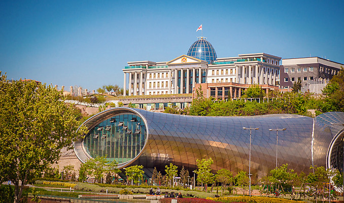 포토 JPG 해외이미지 외관 유럽 여행 건축양식 하늘 지붕 산 거리 주택 안테나 파노라마 사람없음 야외 건물 강 도시풍경 교회 탑 궁전 도시 역사 도심 언덕 조경 장면 지역 타운 스카이라인 공화국 조지아 해외202004 해외포토 건축물 건축 나라 고건축 통신 촬영기법 풍경 동유럽 파일형식 이미지허브