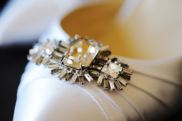 포토 JPG 해외이미지 옷 결혼 신발 사람없음 보석 묘사 해외202004 해외포토 이벤트 광석 파일형식 이미지허브