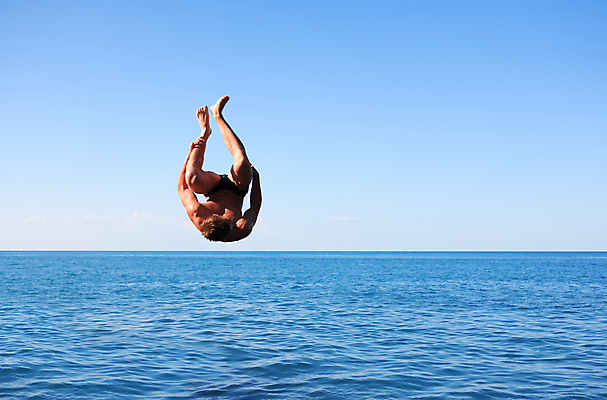 포토 JPG 해외이미지 스포츠 바다 신체 모션 하늘 휴가 건강 한명 사람 야외 10대 물 운동 점프 공연 에너지 익스트림스포츠 연습 체조선수 체조 곡예사 해외202004 해외포토 자연요소 직업 1 청소년 운동선수 이벤트 파일형식 이미지허브