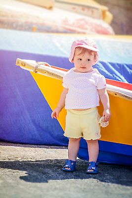 포토 JPG 해외이미지 백인 응시 행복 어린이 섬 여행 2 요트 휴가 휴식 항해 매달리기 피곤 한명 서기 미소 목재 여름 컬러풀 항구 맑음 기댐 흰색 표현 보트 찡그림 스페인 달콤 샌들 작음 엿보기 호기심 옛날 해외202004 해외포토 서양인 나무 1 시선 계절 감정 유럽 컬러 신발 컨셉 재료 교통시설 모션 날씨 표정 사람 배 맛 크기 선박 파일형식 이미지허브