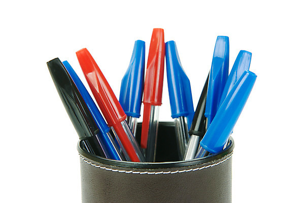 포토 JPG 해외이미지 백그라운드 공 문구용품 잉크 사람없음 컵 펜 갈색 뚜껑 흰색 기록 자르기 오브젝트 고립 보유 항목 해외202004 해외포토 식기 컬러 모션 필기구 파일형식 이미지허브