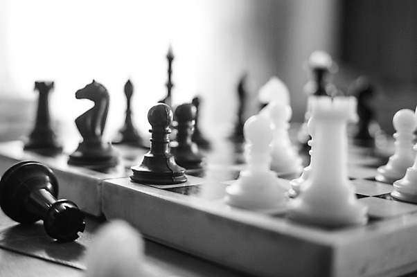 포토 JPG 해외이미지 얼굴 조각 컨셉 2 모션 성공 사람없음 가로 머리 탑 사각형 검은색 경쟁 도전 게임 흰색 보행자 체스 계획 위험 대표 공격 왕 약속 패배 체스판 여왕 블러 지능 필승 해외202004 해외포토 도형 건축물 컬러 놀이 신체부위 우승 파일형식 이미지허브