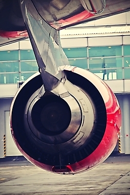 포토 JPG 해외이미지 외관 여행 날개 교통시설 비행기 사람없음 건물 세로 힘 기계 장비 에너지 원형 역 공항 큼 도착 항공 출발 제트기 엔진 공학 대패 터미널 힘찬 해외202004 해외포토 도형 건축물 교육 교통 컨셉 항공교통 대중교통 크기 시설 파일형식 이미지허브