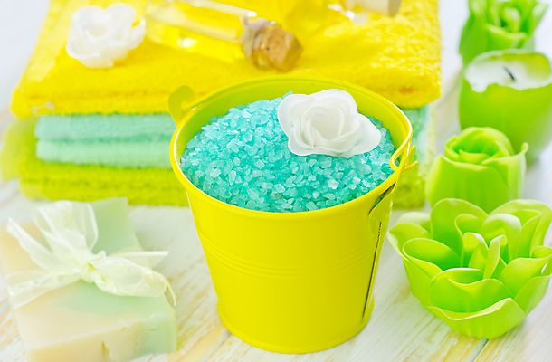 포토 JPG 해외이미지 꽃 리본 사람없음 노란색 스파 양동이 스파용품 비누 향초 아로마테라피 해외202004 해외포토 식물 컬러 초 위생용품 오브젝트 테라피 파일형식 이미지허브