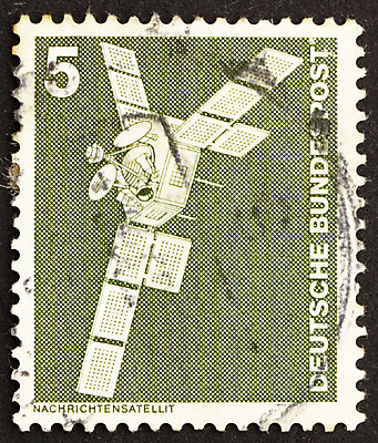 포토 JPG 해외이미지 유럽 종이 과학 통신 기념 독일 취미 사람없음 사무실 우주 인공위성 수확 골동품 구멍 편지 수집 복고 군용 궤도 우표 취소 고립 옛날 이슈 인공 중고 편지쓰기 해외202004 해외포토 나라 농업 비즈니스 군대 기록 파일형식 이미지허브