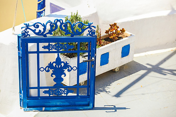 포토 JPG 해외이미지 여행 주택 사람없음 파란색 흰색 도시 그리스 휴양지 대문 산토리니 해외202004 해외포토 유럽 컬러 건물 문 장소 파일형식 이미지허브