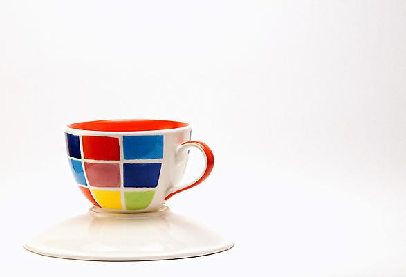 포토 JPG 해외이미지 접시 음료 분홍색 백그라운드 사람없음 컵 빨간색 초록색 파란색 컬러풀 노란색 흰색 차 체크무늬 정사각형 해외202004 해외포토 도형 식기 컬러 무늬 파일형식 이미지허브