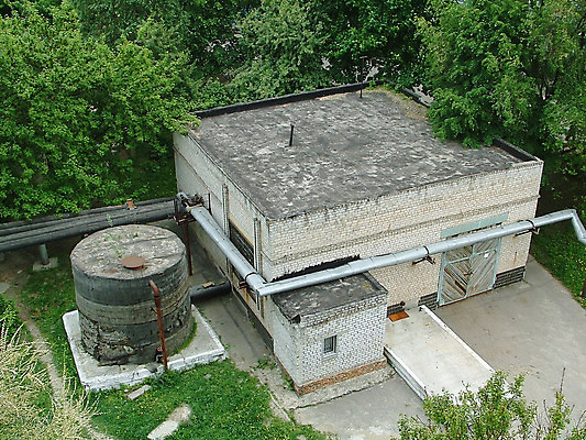 포토 JPG 해외이미지 벽 잎 창문 지붕 벽돌 사람없음 문 과학기술 흰색 나뭇가지 그림 정사각형 탱크 펌프 해외202004 해외포토 도형 나무 식물 컬러 기술 파일형식 이미지허브