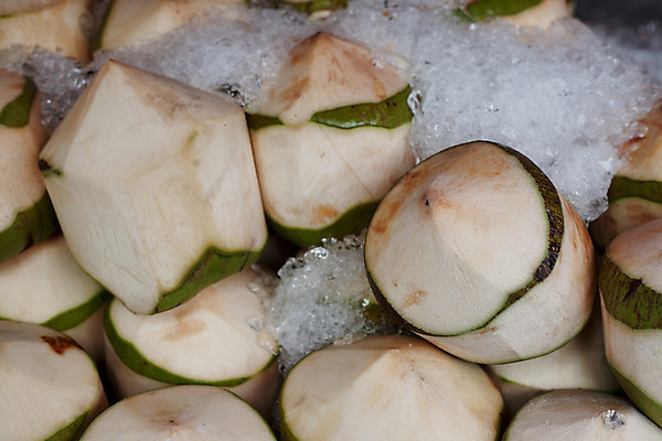 포토 JPG 해외이미지 아시아 음료 음식 과일 태국 건강 사람없음 쌓기 냉동 얼음 주스 추위 껍질 신선 시장 다발 코코넛 이국적 많음 해외202004 해외포토 자연요소 나라 컨셉 모션 파일형식 이미지허브