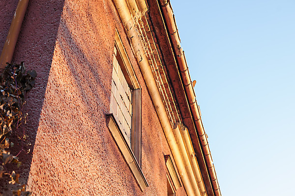 포토 JPG 해외이미지 외관 유럽 벽 오렌지 건축양식 창문 하늘 날씨 벽돌 주택 사람없음 건물 목재 빨간색 파란색 노란색 맑음 손상 수확 바위 흰색 도시 신비 무서움 버리기 그런지 깨짐 봉인 썩음 옛날 파멸 해외202004 해외포토 나무 건축물 건축 감정 나라 컬러 컨셉 농업 과일 재료 모션 돌_바위 파일형식 소멸 이미지허브