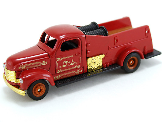 포토 JPG 해외이미지 불 사람없음 빨간색 수확 골동품 구출 짐차 해외202004 해외포토 자연요소 컬러 농업 자동차 도움 파일형식 이미지허브