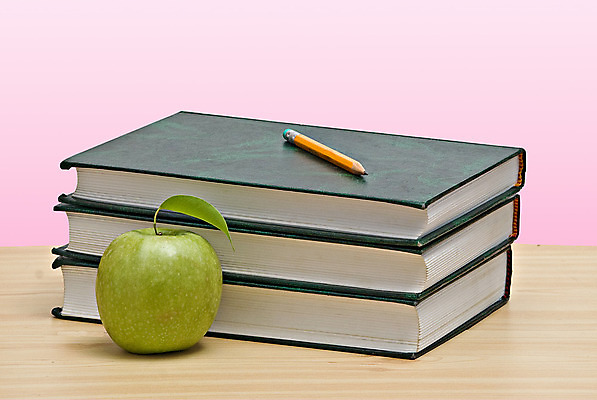 포토 JPG 해외이미지 교육 종이 음식 백그라운드 과일 텍스트 교실 학교 건강 사람없음 책 초록색 연필 기록 닫기 사과 정상 교과서 고립 해외202004 해외포토 컬러 모션 학용품 교재 필기구 파일형식 이미지허브