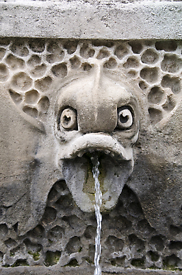 포토 JPG 해외이미지 얼굴 조각 건축양식 어류 미술 사람없음 야외 장식 세로 물 조각상 숫자 입 분수 해외202004 해외포토 자연요소 문자 건축 문화예술 신체부위 조형물 수중동물 파일형식 이미지허브