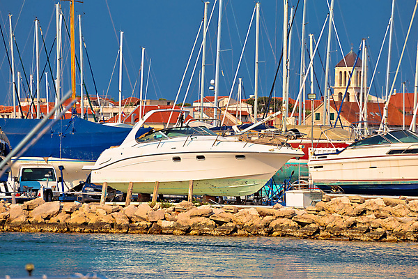 포토 JPG 해외이미지 바다 섬 여행 요트 교통시설 휴가 건조 항해 사람없음 야외 물 파란색 항구 힘 장비 흰색 보트 주차 함선 제트기 모터보트 수납 포트 크로아티아 엔진 트레일러 유지 해외202004 해외포토 자연요소 유럽 컬러 교통 배_교통 비행기 시설 파일형식 이미지허브