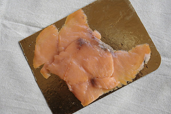 포토 JPG 해외이미지 음식 조각 백그라운드 건강 어류 요리 사람없음 빨간색 식사 흰색 신선 상품 먹기 해산물 날것 슬라이스 연어 훈제 내추럴 고립 치유 해외202004 해외포토 컬러 모션 수중동물 파일형식 이미지허브