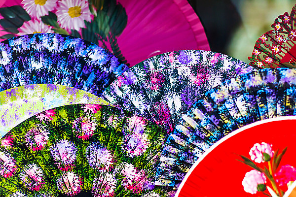 포토 JPG 해외이미지 전통 디자인 문화 바람 미술 사람없음 목재 장식 컬러풀 유행 활발 오픈 부채 스페인 우아함 오브젝트 기념품 스페인어 안달루시아 플라멩코 해외202004 해외포토 자연요소 나무 유럽 예술 컬러 컨셉 재료 날씨 문화예술 세계문화유산 파일형식 이미지허브