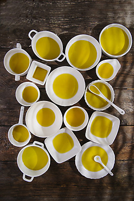 포토 JPG 해외이미지 캐릭터 그릇 접시 음식 다이어트 재료 건강 요리 사람없음 주방 이탈리아 양념 지중해 유기농 올리브 아로마 추가 해외202004 해외포토 식기 웰빙 열매 유럽 바다 파일형식 이미지허브