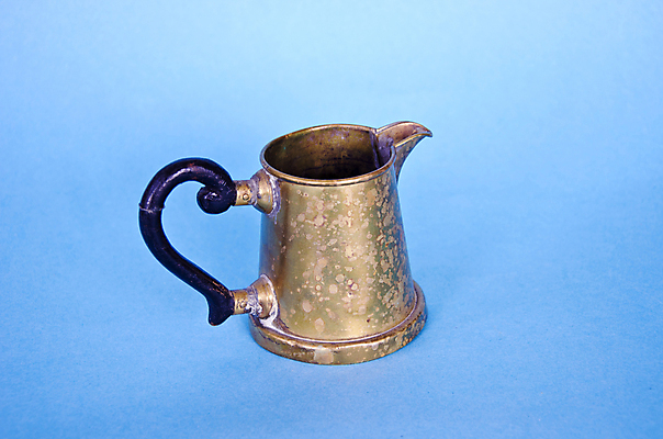 포토 JPG 해외이미지 디자인 음료 음식 하늘색 손잡이 사람없음 파란색 금속 검은색 식사 저녁식사 수확 골동품 흰색 기구 황금 고급 오브젝트 서비스 복고 함선 청동 고립 구식 놋쇠 옛날 해외202004 해외포토 컬러 컨셉 농업 배_교통 재질 파일형식 이미지허브