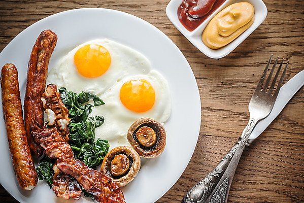 포토 JPG 해외이미지 전통 접시 영어 음식 조각 포크 부분 탁자 아침 영국 건강 육류 돼지고기 요리 사람없음 목재 노란색 식당 계란 식사 버섯 젖음 튀김 흰색 조미료 소시지 칼 맛 아침식사 정상 케첩 굽기 머스터드 베이컨 시금치 노른자 훈제 점심식사 해외202004 해외포토 주간 나무 문자 식기 유럽 컬러 가구 컨셉 채소 식재료 재료 상점 알 소스_음식 가공식품 구이 향미료 파일형식 이미지허브