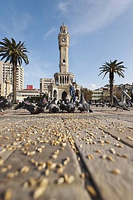 포토 JPG 해외이미지 건축물 별 전통문화 시계 여행 중동 건축양식 하늘 휴가 사람없음 야외 건물 장식 파란색 관광지 숫자 여행객 탑 기댐 골동품 도시 시간 역사 초승달 지중해 심볼 출장 대리석 칠면조 천연기념물 구식 명승지 웅장함 해외202004 해외포토 자연요소 문자 전통 건축 나라 문화 바다 컬러 비즈니스 재료 모션 조류 사람 풍경 달 파일형식 이미지허브