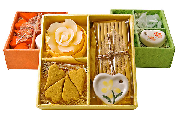 포토 JPG 해외이미지 모양 과일 자연 휴식 실내 발렌타인데이 건강 선물 사랑 사람없음 빨간색 초록색 빛 노란색 스파 흰색 하트 재산 고급 유혹 심볼 대나무 향수 오브젝트 아로마테라피 테라피 고립 고체 돌봄 해외202004 해외포토 나무 감정 컬러 컨셉 모션 데이이벤트 내부 금융 뷰티 화장품 생태계 파일형식 이미지허브