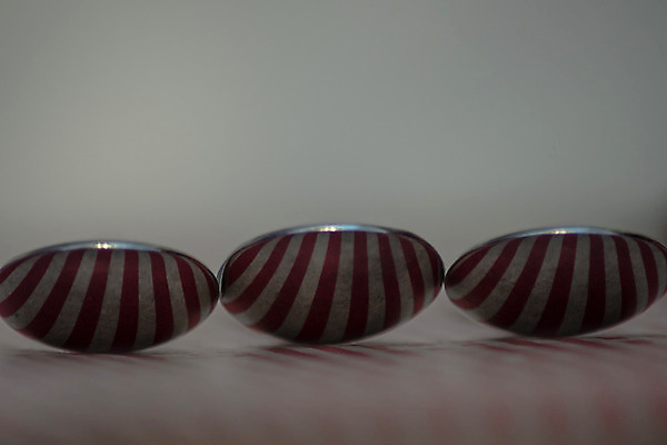 포토 JPG 해외이미지 접시 종이 선 음식 백그라운드 표면 추상 3 사람없음 빨간색 세로 빛 반사 금속 주방 숟가락 침묵 줄무늬 기구 은색 먹기 오브젝트 철강 해외202004 해외포토 식기 컬러 무늬 모션 재질 수저 소리 파일형식 이미지허브