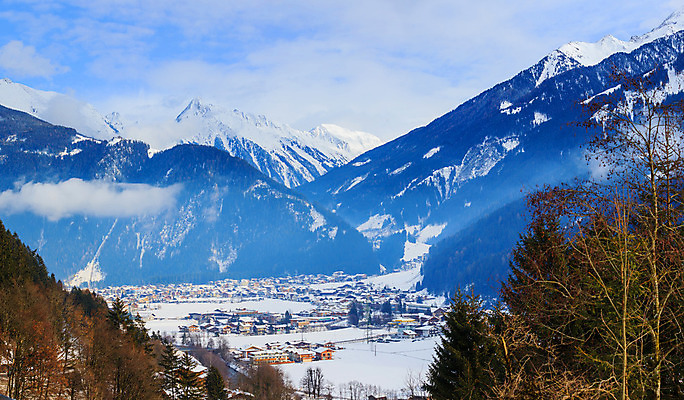 포토 JPG 해외이미지 계절 유럽 도로 스포츠 여행 겨울 자연 휴가 스키 휴식 산 파노라마 풍경 경사 사람없음 야외 파란색 환경 맑음 얼음 카페 추위 최고 가루 고도 언덕 휴양지 빙하 서리 알프스 암초 절정 해외202004 해외포토 자연요소 나라 길 컬러 컨셉 교통시설 날씨 겨울스포츠 촬영기법 상점 장소 생태계 파일형식 이미지허브