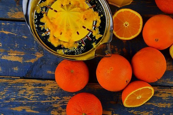 포토 JPG 해외이미지 음료 음식 조각 백그라운드 십자가 다이어트 오렌지 과일 부분 자연 유리 귤 건강 빨대 사람 사람없음 목재 노란색 주방 주스 추위 기구 공구 신선 액체 달콤 아침식사 자르기 먹기 준비 유기농 날것 숙성 채식주의자 해외202004 해외포토 나무 웰빙 컬러 재료 모션 재질 식사 도구 맛 생태계 채식 파일형식 이미지허브