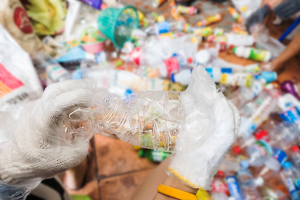 포토 JPG 해외이미지 산업 종이 백그라운드 비즈니스 가정 유리 사람없음 환경 금속 재활용 흰색 캔 보호 쓰레기 폐기물 플라스틱 심볼 사인 유지 낭비 경영 해외202004 해외포토 컬러 컨셉 재질 친환경 파일형식 이미지허브