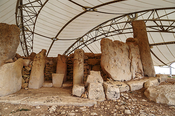 포토 JPG 해외이미지 유럽 건축양식 자연 돌담 텐트 사람없음 환경 캠핑 사찰 역사 재산 선사시대 고고학 몰타섬 옛날 파멸 해외202004 해외포토 교육 건축 나라 섬 컨셉 종교건축 레저 캠핑도구 금융 담장 돌_바위 생태계 몰타 파일형식 소멸 이미지허브