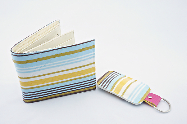 포토 JPG 해외이미지 디자인 백그라운드 돈 새로움 사람없음 유행 검은색 흰색 지갑 주머니 다발 해외202004 해외포토 컬러 컨셉 재산 파일형식 이미지허브