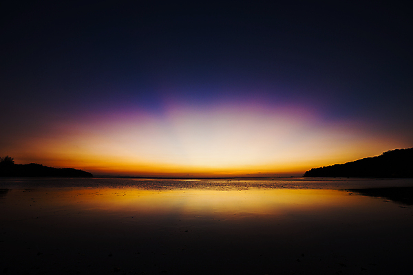 포토 JPG 해외이미지 바다 백그라운드 무지개 오렌지 자연 하늘 아침 날씨 풍경 사람없음 물 여름 파란색 빛 컬러풀 햇빛 태양 반사 노란색 평화 일출 맑음 황혼 일몰 새벽 환상 수평선 해외202004 해외포토 주간 자연요소 계절 컬러 컨셉 과일 노을 생태계 파일형식 이미지허브