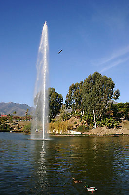 포토 JPG 해외이미지 공원 하늘 사람없음 초록색 물 반사 도시 큼 분수 분무기 해외202004 해외포토 자연요소 공공시설 컬러 크기 파일형식 이미지허브