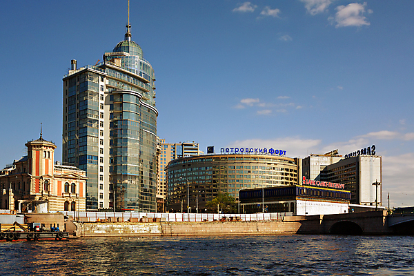 포토 JPG 해외이미지 건축물 유럽 벽 여행 건축양식 사람없음 야외 물 울타리 강 계단 블록 강가 철 러시아 옛날 채널 해외202004 해외포토 자연요소 건축 나라 담장 파일형식 이미지허브