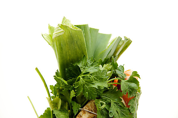 포토 JPG 해외이미지 식물 음식 줄기 잎 채소 파슬리 건강 사람없음 초록색 식사 당근 수확 신선 먹기 흰배경 날것 부추 해외202004 해외포토 컬러 백그라운드 농업 모션 뿌리채소 흰색 파일형식 이미지허브