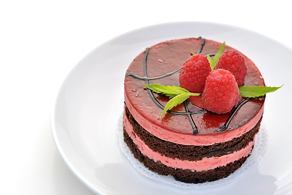 포토 JPG 해외이미지 접시 음식 과일 디저트 사람없음 가로 빨간색 갈색 케이크 식당 초콜릿 축제 식사 흰색 고급 달콤 민트 만족 산딸기 고립 무스 페스츄리 해외202004 해외포토 식기 감정 빵 컬러 컨셉 상점 맛 허브 파일형식 이미지허브