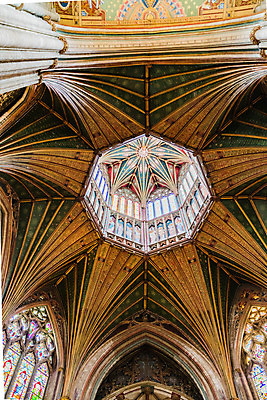 포토 JPG 해외이미지 기독교 지붕 사람없음 성당 아치 스테인드글라스 패널 숭배 해외202004 해외포토 종교 종교건축 유리 파일형식 이미지허브