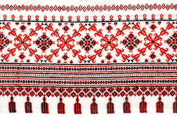 포토 JPG 해외이미지 모양 전통 디자인 문화 줄 백그라운드 컨셉 십자가 꽃무늬 패턴 일러스트 부분 추상 창조 미술 여러명 사람없음 장식 빨간색 검은색 흰색 직물 면 뜨개질 실 냅킨 복고 캔버스 자수 섬유 수공예 바늘땀 우크라이나 전국 해외202004 해외포토 꽃 유럽 컬러 다수 무늬 문화예술 사람 취미 공예 파일형식 이미지허브