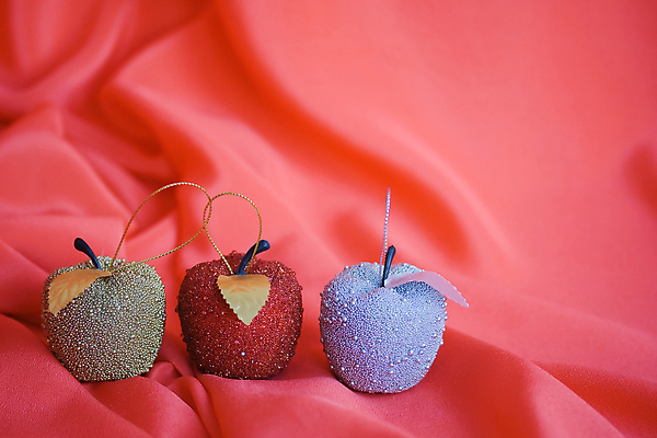 포토 JPG 해외이미지 모양 전통 계절 별 문화 백그라운드 크리스마스장식 크리스마스 겨울 목걸이 공 휴가 새해 미술 사람없음 장식 빨간색 빛 장난감 활발 종 흰색 축하 신용카드 눈송이 우아함 사과 12월 오브젝트 수공예 빛망울 광 해외202004 해외포토 자연요소 기념일 컬러 컨셉 과일 장신구 문화예술 눈_날씨 금융 날짜 공예 파일형식 이미지허브