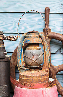 포토 JPG 해외이미지 백그라운드 유리 불 조명 그림자 사람없음 장식 빛 갈색 우주 금속 검은색 기계 장비 수확 골동품 흰색 시골 등불 램프 역사 휘발유 석유 휴대용 부식 복고 슛 연료 고립 구식 옛날 중고 화상 카피스페이스 해외202004 해외포토 자연요소 컬러 농업 재질 공백 상처 오브젝트 파일형식 이미지허브