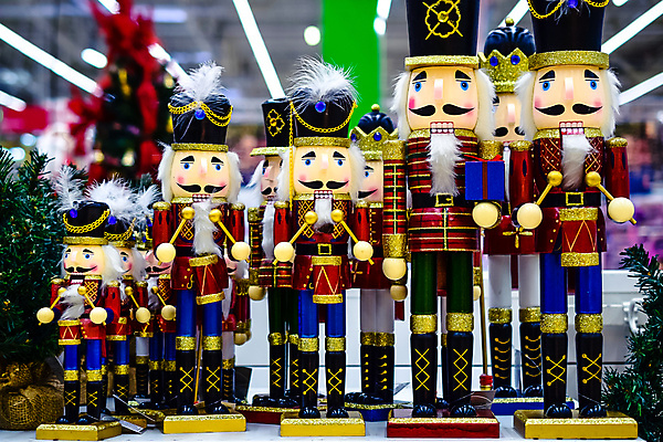 포토 JPG 해외이미지 전통 행복 별 음식 크리스마스장식 크리스마스 겨울 공 눈사람 휴가 디저트 새해 사탕 사람없음 장식 빨간색 초록색 컬러풀 장난감 조각상 크리스마스트리 산타클로스 케이크 축제 피규어 흰색 축하 사찰 눈송이 시장 달콤 서커스 설탕 컵케이크 마법 고립 해외202004 해외포토 자연요소 계절 기념일 감정 컬러 컨셉 종교건축 눈_날씨 조형물 미니어처 맛 파일형식 이미지허브