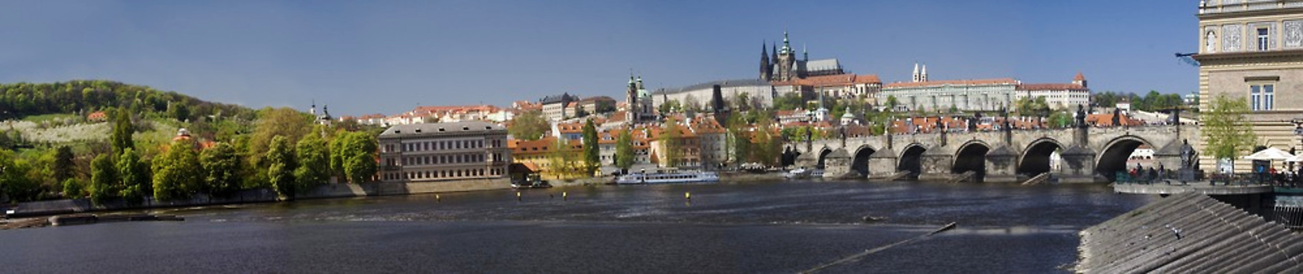 포토 JPG 해외이미지 전통 유럽 문화 여행 자연 지붕 휴가 파노라마 풍경 사람없음 물 강 햇빛 교회 여행객 탑 골동품 바위 도시 중세 역사 땅 체코 프라하 타운 고딕 공화국 보헤미아 옛날 스타일 해외202004 해외포토 자연요소 건축물 나라 촬영기법 사람 태양 생태계 파일형식 이미지허브