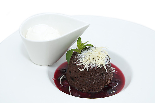 포토 JPG 해외이미지 접시 음식 포크 과일 재료 부분 디저트 사탕 사람없음 빨간색 케이크 식당 초콜릿 식사 희망 빵집 사막 달콤 맛 떨어짐 작음 설탕 굽기 크림 시럽 페스츄리 해외202004 해외포토 식기 감정 빵 컬러 컨셉 상점 크기 구이 파일형식 이미지허브