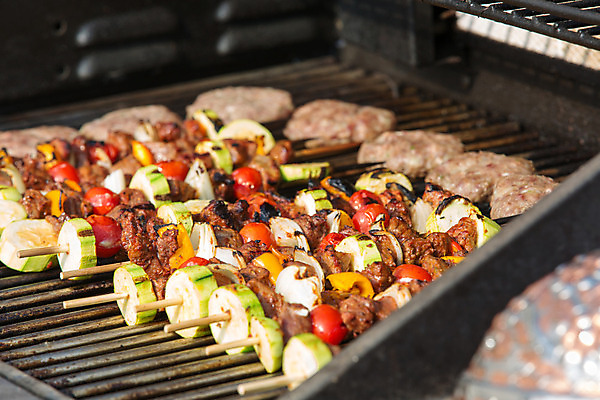 포토 JPG 해외이미지 라이프스타일 음식 토마토 양파 도마 건강 육류 스테이크 요리 사람없음 야외 주방 식사 저녁식사 소고기 덮개 뚜껑 햄버거 뜨거움 꼬치 그릴 바비큐 굽기 허브 향신료 후추 무침 패티 유리주전자 케밥 등심 주키니 해외202004 튀르키예 해외포토 식물 아시아 채소 식재료 유리 주전자 주방용품 패스트푸드 서양음식 생활 구이 향미료 파일형식 이미지허브
