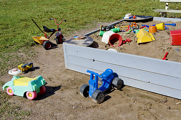 포토 JPG 해외이미지 모래 장난 놀이 사람없음 장난감 게임 작음 플라스틱 양동이 오브젝트 해외202004 해외포토 재질 크기 파일형식 이미지허브