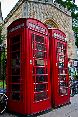 포토 JPG 해외이미지 여행 영국 잉글랜드 사람없음 빨간색 스마트폰 여행객 전화기 런던 일반 해외202004 해외포토 유럽 컬러 사람 핸드폰 스마트기기 파일형식 이미지허브
