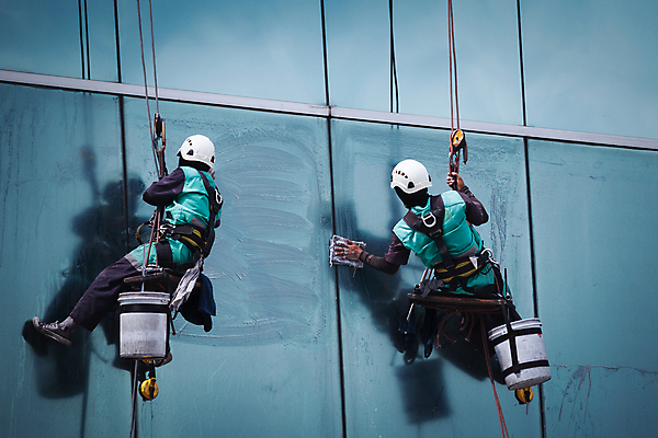 포토 JPG 해외이미지 주간 전신 남자 밧줄 외벽 앉기 빌딩 성인 야외 두명 건물 옆모습 반사 잡기 닦기 청소부 유리창청소 성인남자만 해외202004 외벽청소 해외포토 자연요소 직업 건축물 줄 벽 뷰포인트 모션 사람 청소 남자만 성인만 파일형식 이미지허브